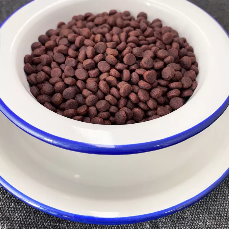 FOLK Estofado de conejo y corzo de Masuria con remolacha y arándanos - Comida seca para gatos - 1,6 kg