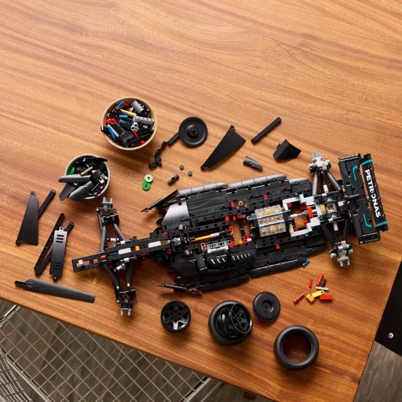 LEGO Technic 42171 Mercedes-AMG F1 W14 E Performance, escala 1:8, 1642 piezas, 18+