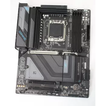 Placa base GIGABYTE X870 GAMING X WIFI7SO — generalüberholt, usado, sin caja original, sin antena