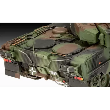 Maqueta de plástico REVELL Leopard 2A7A1 kit de carro de combate militar (escala no indicada)
