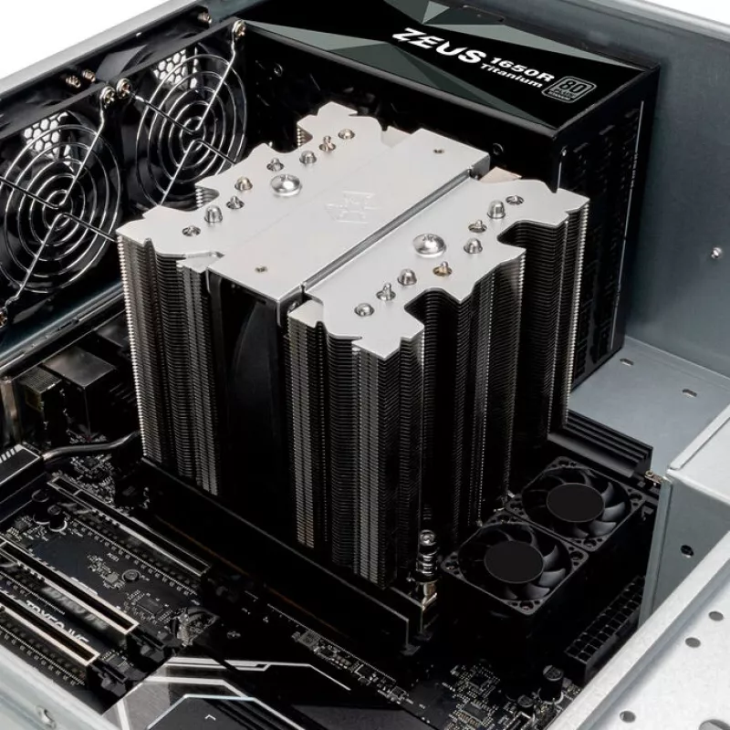 Disipador CPU SILVERSTONE SST-XED120S-WS para Intel LGA 4677, formato servidor 4U, plata
