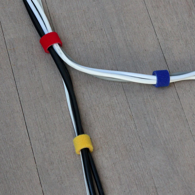 LABEL THE CABLE rollo de cinta de velcro de doble cara 4x 1 m - colores surtidos