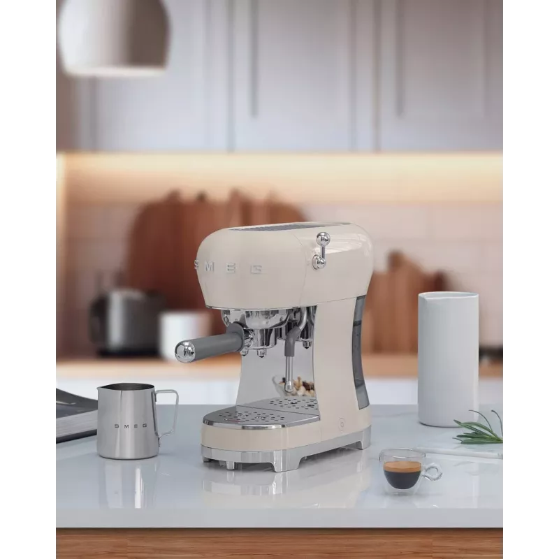 Cafetera SMEG crema
