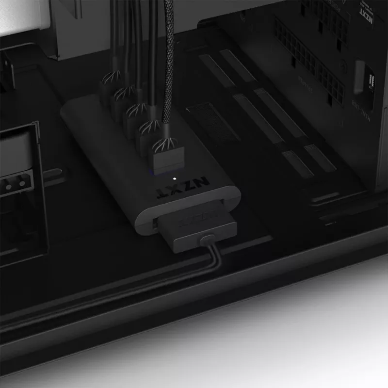 NZXT Hub de expansión USB 2.0 interno Gen 3 - Negro