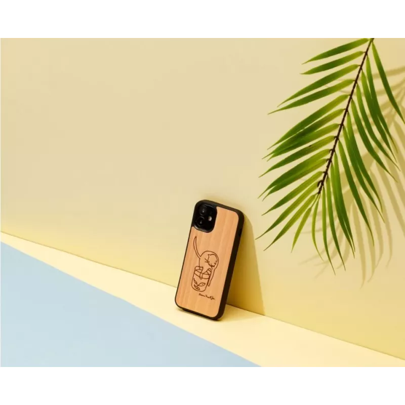 Funda para móvil Man and Wood para iPhone 12 mini — gato impreso con pez rojo