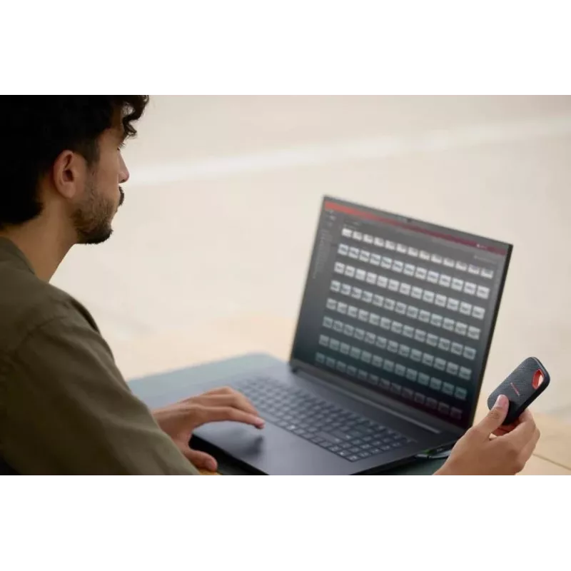 SSD externo | SANDISK | velocidad de lectura 2000 MB/s | 4000 GB | SDSSDE70-4T00-G25