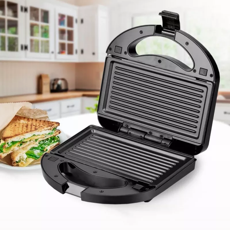 Tostadora sandwichera Maestro MR-709 3en1 750W — prensa para sándwiches, placas de parrilla y gofres, blanca
