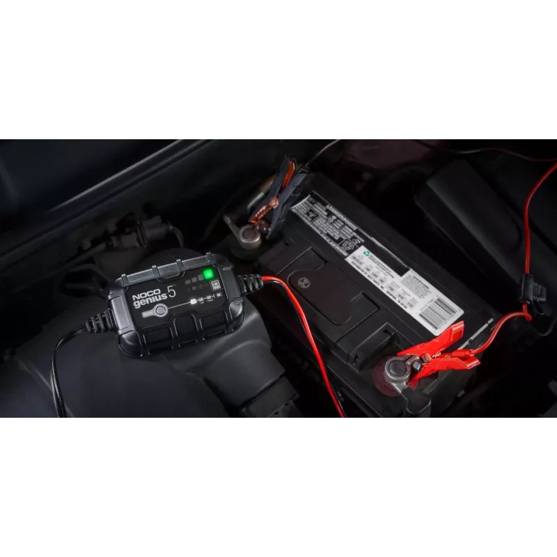 Cargador de baterías NOCO GENIUS5 5A para baterías de 6V/12V con función de mantenimiento y desulfatación