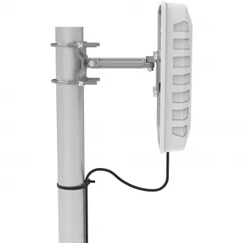 Antena de parche Poynting A-PATCH-0026, conector hembra Type-N, ganancia 8,7 dBi