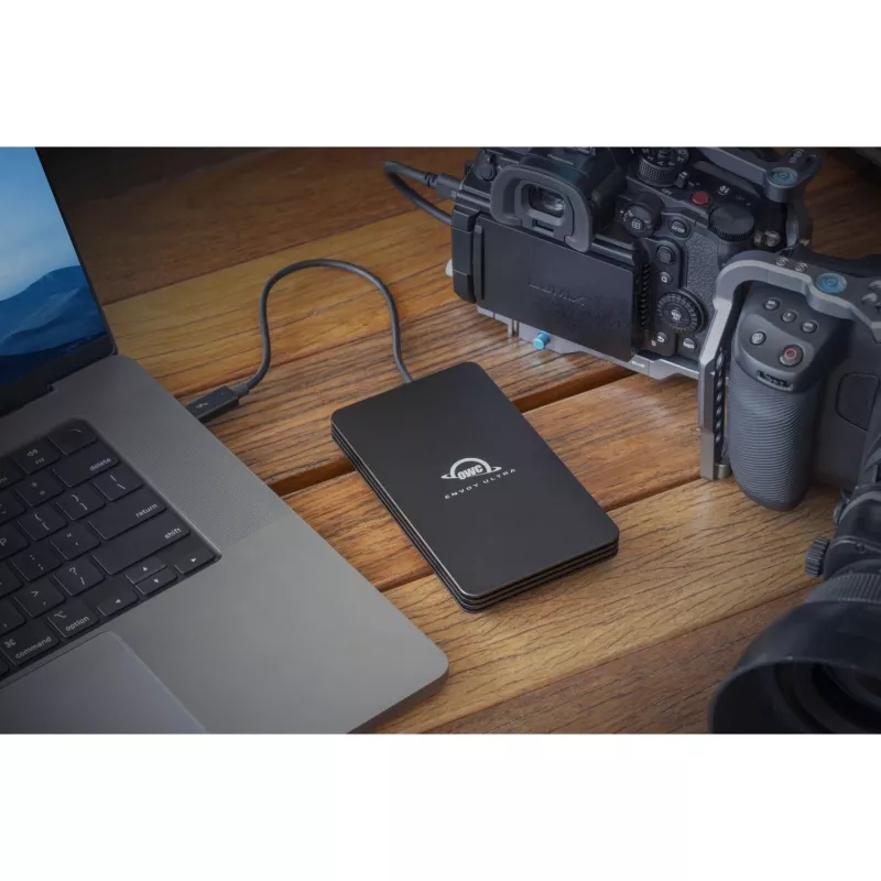 OWC Envoy Ultra - SSD - 2 TB - externo (portátil) - M.2 NVMe (M.2 NVMe) - Thunderbolt 5 (conector USB-C) - Negro (OWCTB5ENVU02)