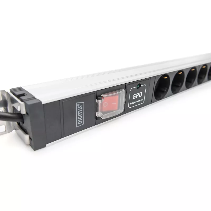 Regleta de enchufes Digitus de 12 tomas Schuko perfil de aluminio protección contra sobretensiones 2 m de cable