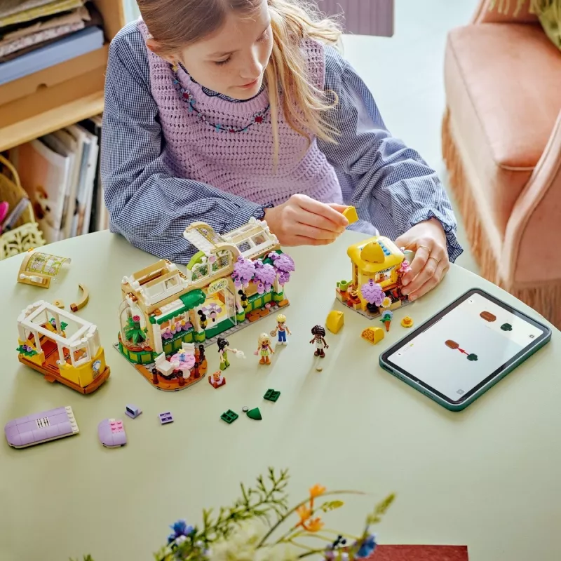 Set LEGO FRIENDS 42671 Cafetería de plantas y floristería, set de juego con funciones de cafetería y floristería