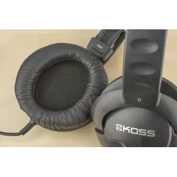 Koss | UR20 | Auriculares estilo DJ | Con cable | On-Ear | Cancelación de ruido | Negro