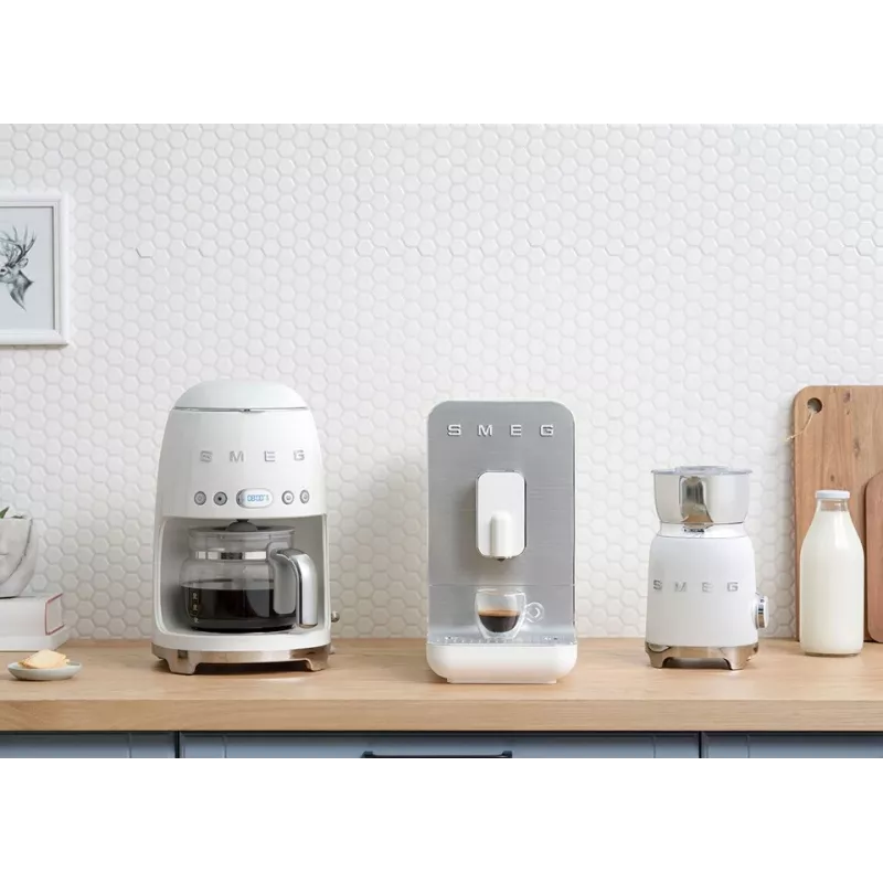 Cafetera de goteo Smeg 1.4L DCF02WHEU Blanca