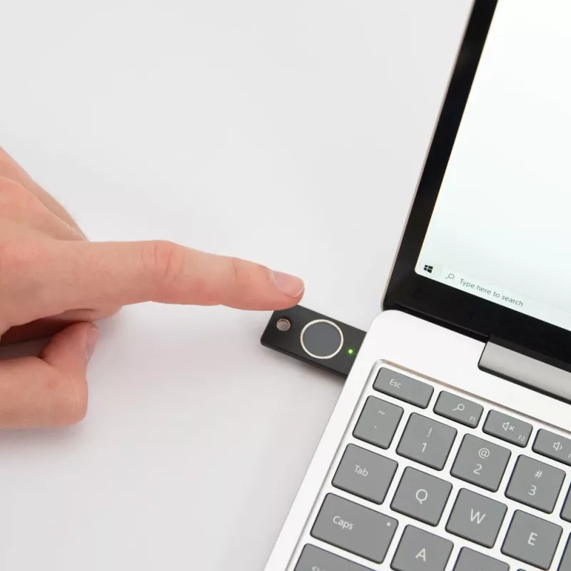 YubiKey C Bio FIDO Edition Yubico negro autenticación sin contraseña