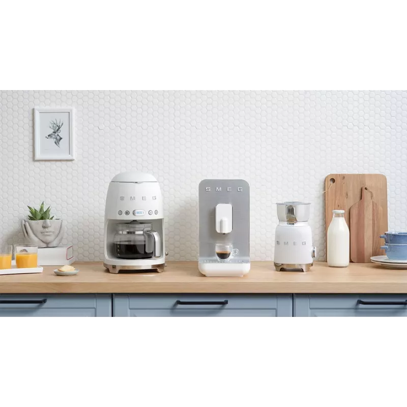 Cafetera de goteo Smeg 1.4L DCF02WHEU Blanca
