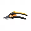 Tijera de podar de bypass Fiskars Plus SmartFit P541 negra, naranja