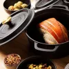 Olla de hierro fundido Russell Hobbs 24 cm, negra