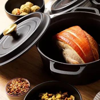 Olla de hierro fundido Russell Hobbs 24 cm, negra