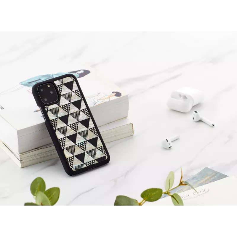 Funda para móvil iKins para iPhone 11 Pro – diseño piramidal negro