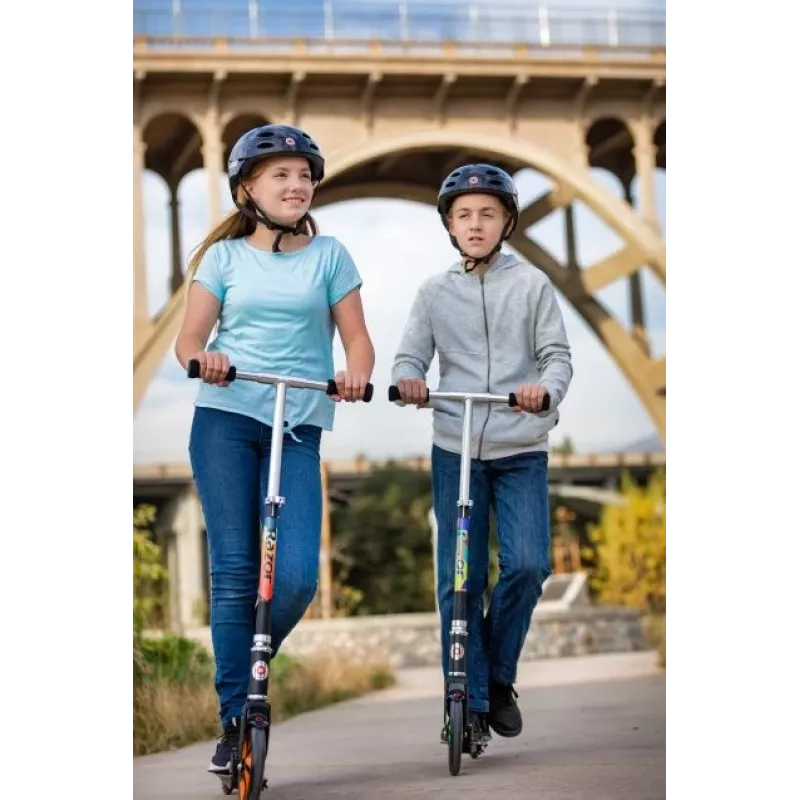 Patinete clásico Razor A5 Lux Light-Up — chasis de aluminio, ruedas de PU de 20 cm, plegable, carga máx. 100 kg