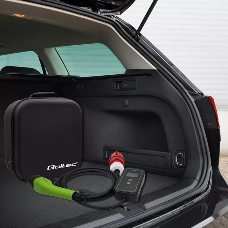 Cargador móvil para coche eléctrico Qoltec ajustable 2 en 1 Type2 | 11 kW | CEE 5 PIN | LCD | 3 fases | portátil | wallbox | 5 m