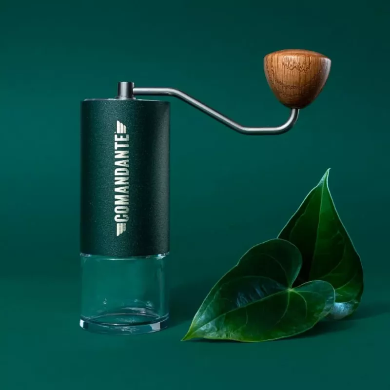 Molino de café manual COMANDANTE C40 MK4 Nitro-Blade Racing verde — molidos ajustables, 160 mm, 740 g