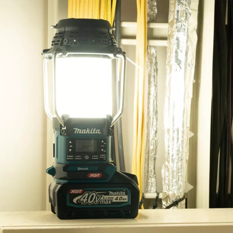 Makita Radio MR009GZ 12/14.4/18/40V con lámpara