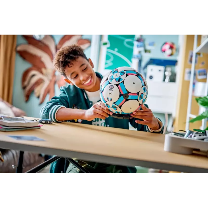 LEGO EDITIONS 43019 Fútbol