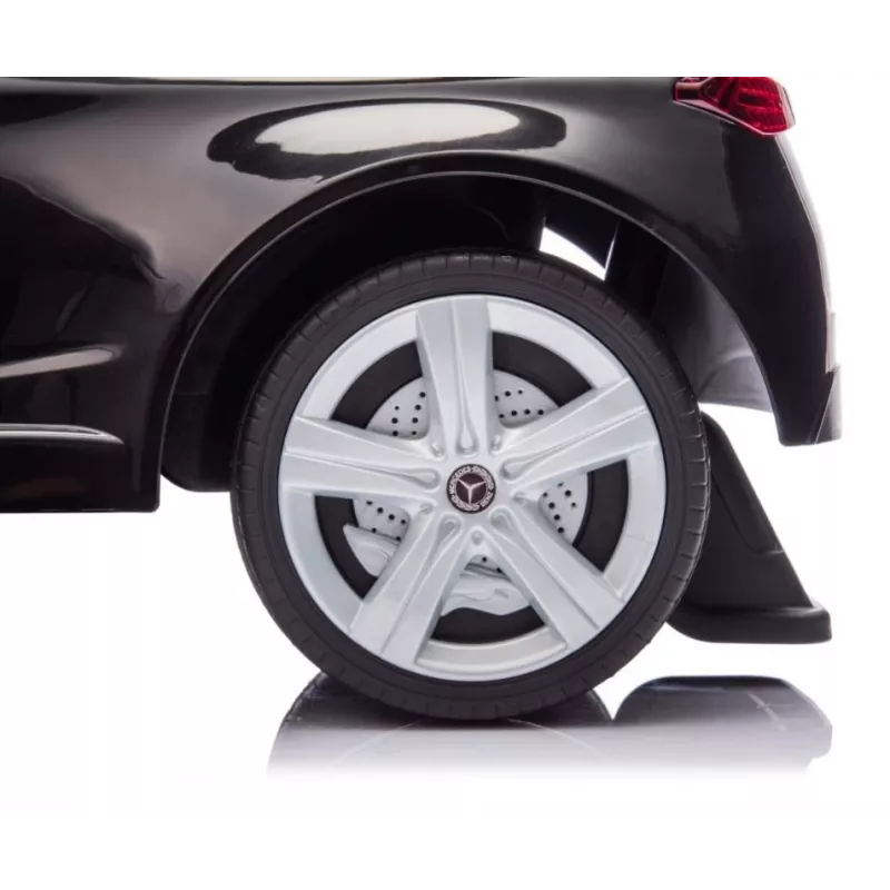 Vehículo Mercedes C-Class S negro