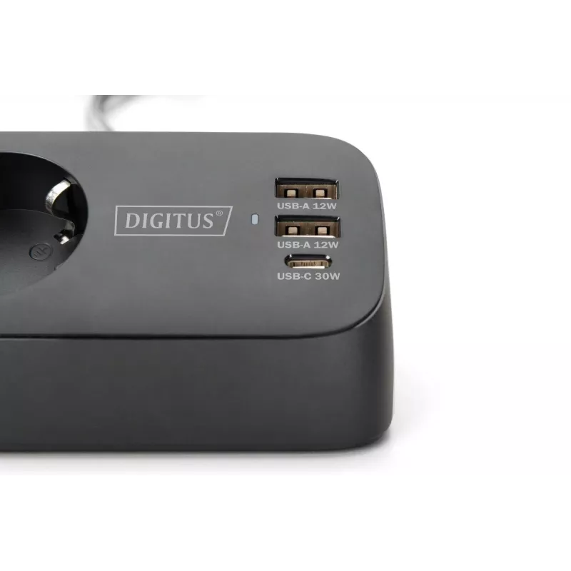 Regleta de enchufes DIGITUS 3 tomas con 2×USB-A y 1×USB-C, 3 tomas AC tipo E/F, cable de 1,5 m, negra