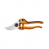 Tijera de jardín Fiskars Pro PB-8 M bypass negra, naranja