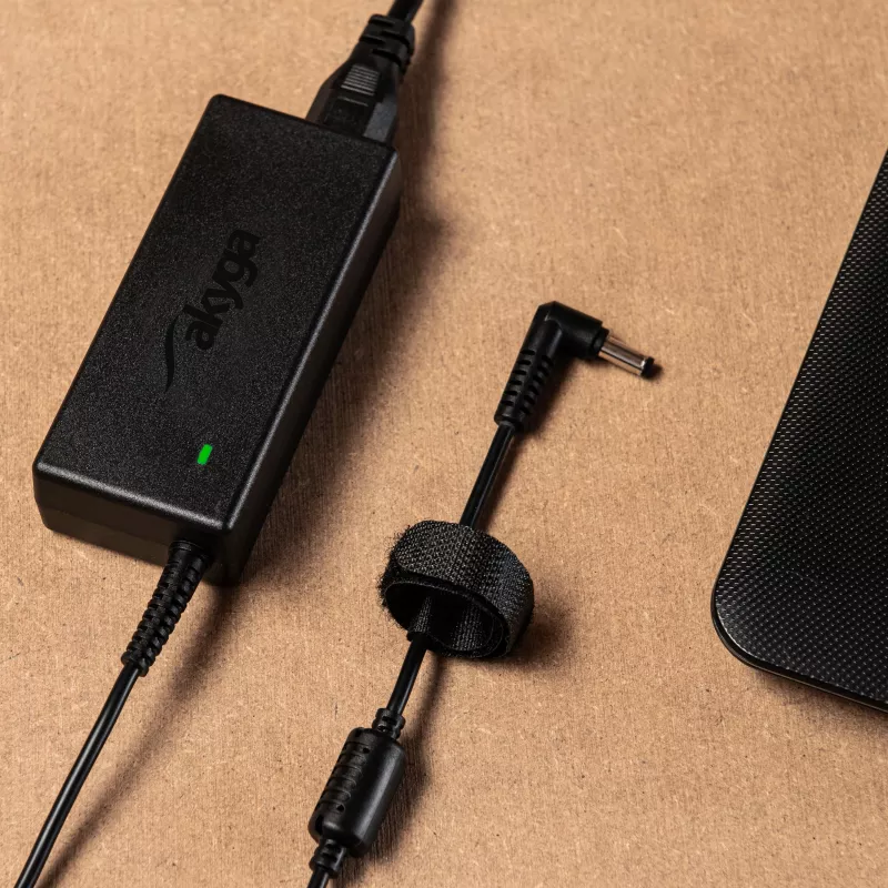 Fuente de alimentación para portátil Akyga AK-ND-29 para Lenovo, 90 W, 20 V, 4,5 A, Slim Tip
