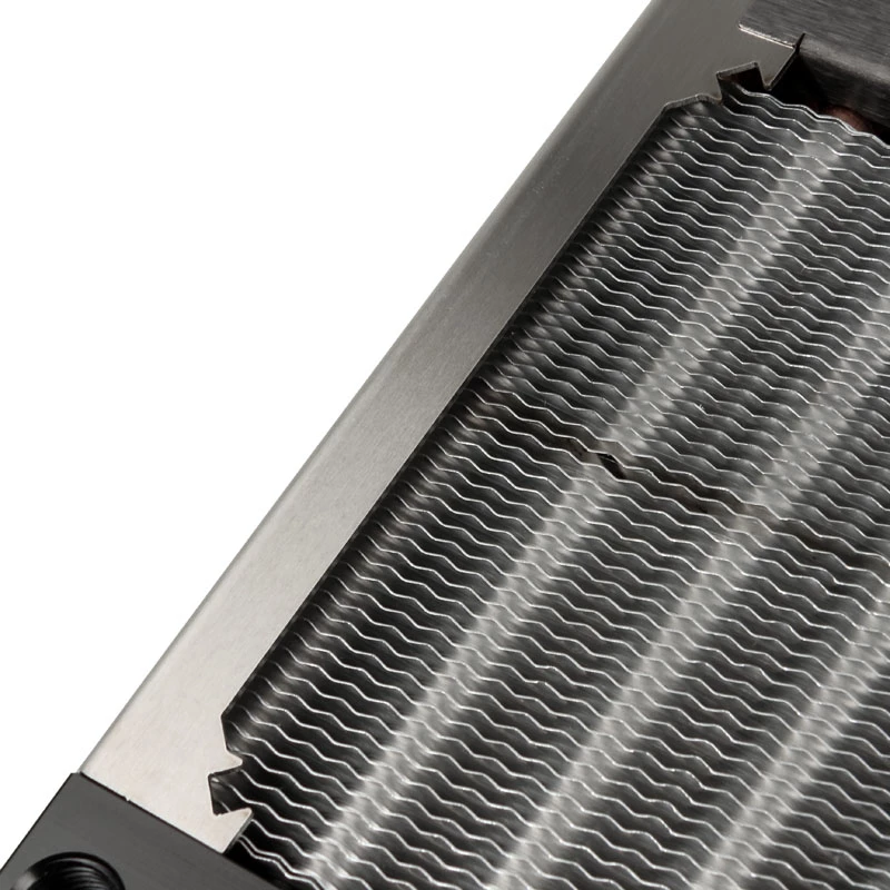 Bloque radiador Aqua-Computer 33701 — aluminio/cobre/acero inoxidable, 160×140×40 mm, plata