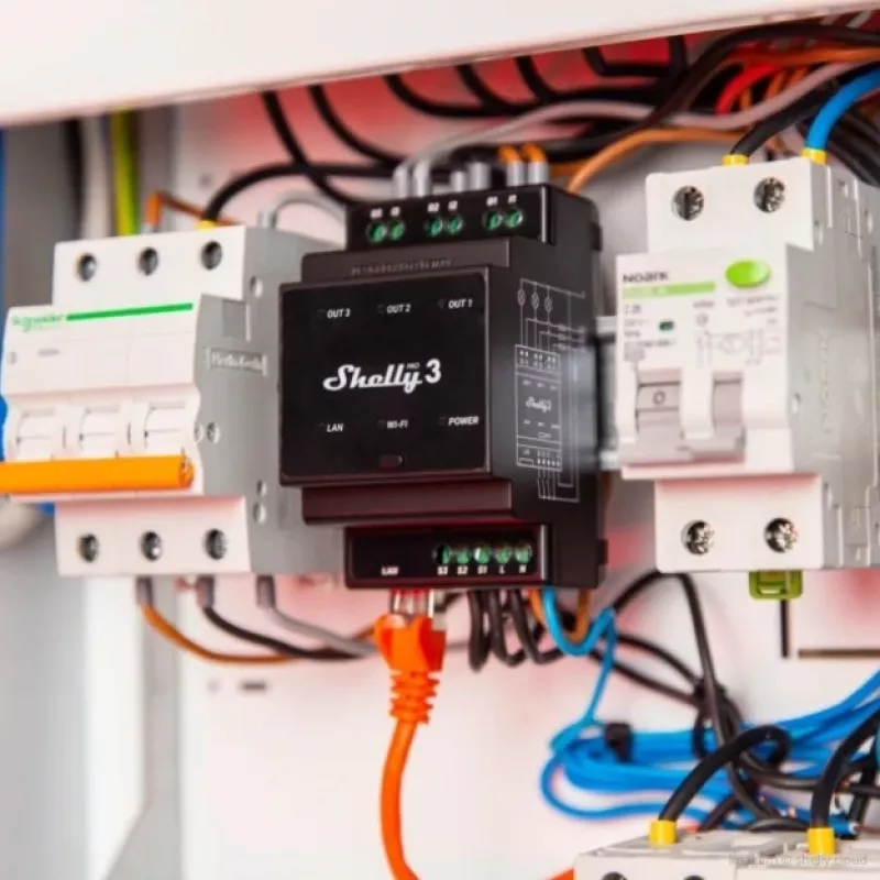 Shelly Pro 3 Relé-interruptor WiFi/LAN/Bluetooth para carril DIN