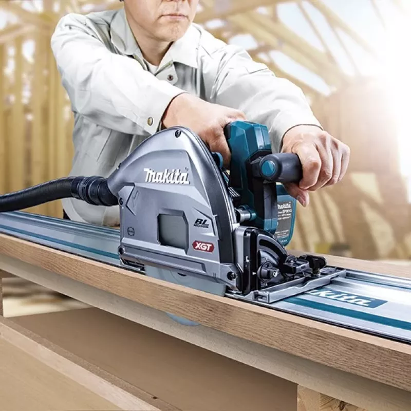 Makita SP001GZ03 40V XGT sierra circular de inmersión a batería, 165 mm