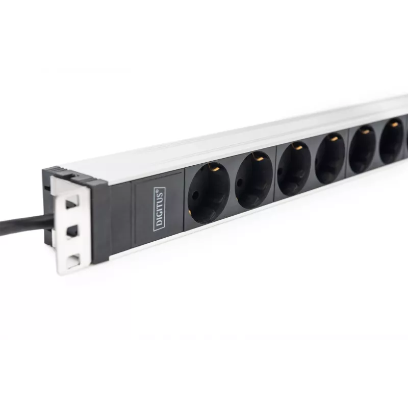 Regleta de enchufes Digitus con perfil de aluminio, 8 tomas de seguridad, cable de 2 m, conector IEC C20