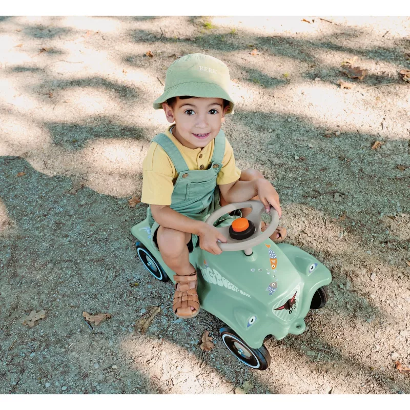 Coche deslizante Simba‑Dickie Bobby Car Classic verde Sea modelo 800056141, asiento bajo, plástico resistente