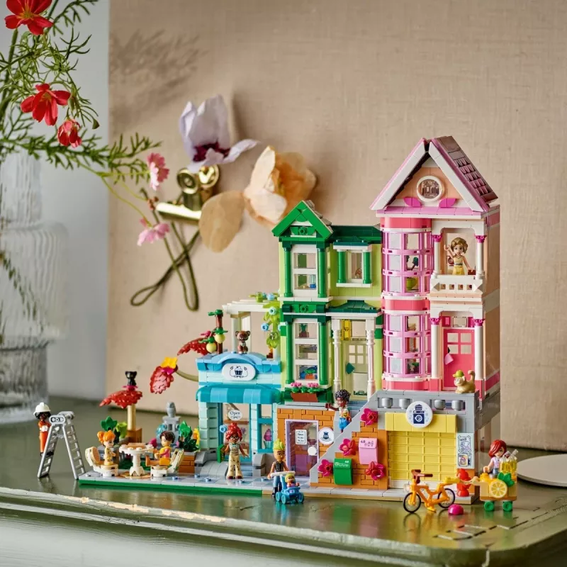 LEGO Friends 42670 Apartamentos y tiendas de Heartlake City