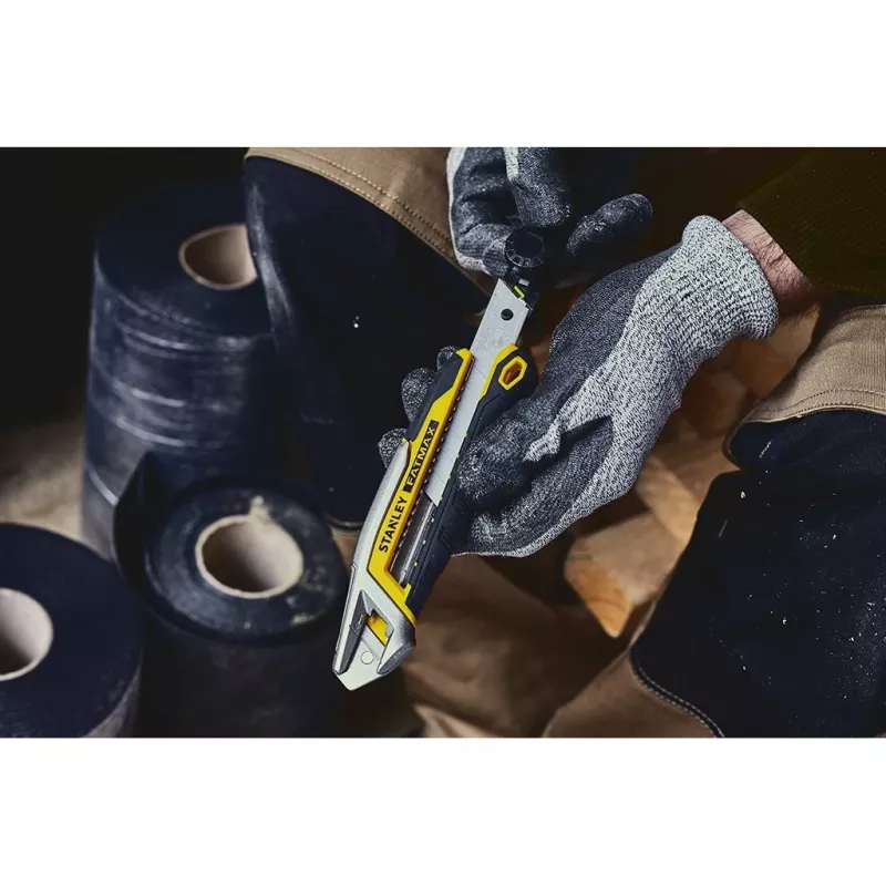 Cúter Stanley FMHT10592-0 negro acero inoxidable amarillo 18 mm de ancho 165 mm de longitud