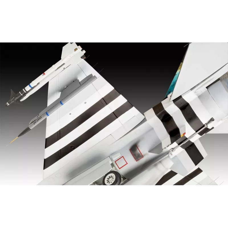 Maqueta de avión de plástico REVELL F-16 Falcon 50th Anniversary kit 1:32