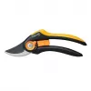 Tijera de podar de bypass Fiskars Plus SmartFit P541 negra, naranja