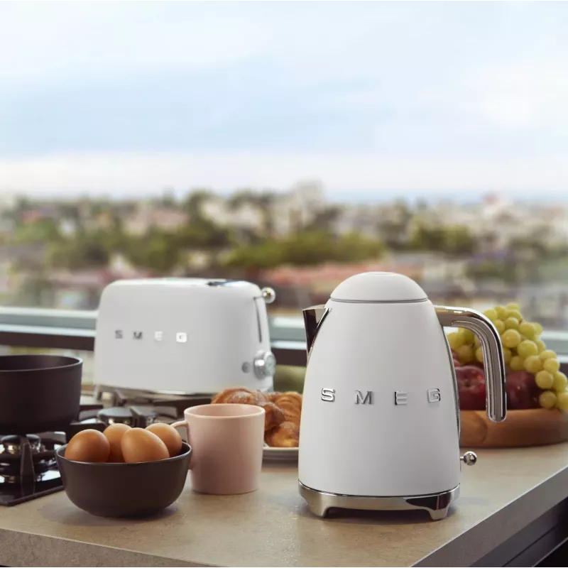 Smeg Hervidor de agua 50style blanco mate Klf03whmeu