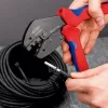 Herramienta de crimpar Knipex 97 33 03 MultiCrimp para conectores fotovoltaicos MC4 y MC4 EVO2
