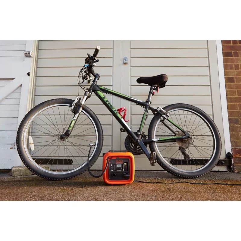 Schwarz & Decker ASI400-XJ compresor de aire 160 l/min