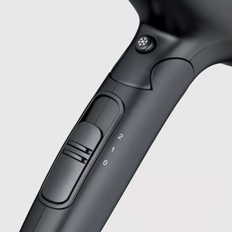 Secador de pelo SEVERIN HT 0159 — 1600 W, doble tensión 110/220–240 V, 2 velocidades, botón de aire frío, cable de 1,8 m, negro