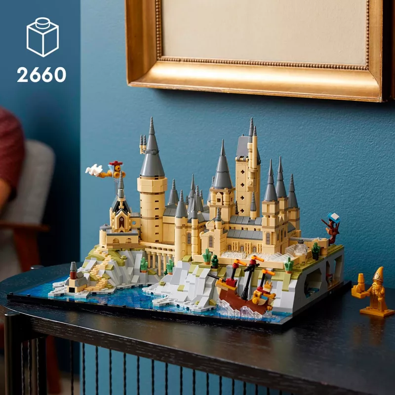 LEGO 76419 Castillo de Hogwarts y terrenos de Harry Potter, gran set para adultos con escenarios icónicos: Gran Comedor, Cámara de los Secretos y más, San Valentín