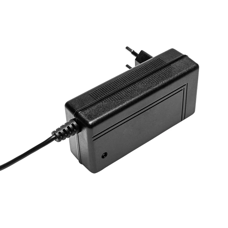 Cargador Akyga AK-PD-06 para aspirador Dyson V6 / V7 / V8, 26,1 V / 0,78 A, 20 W, 1,8 m