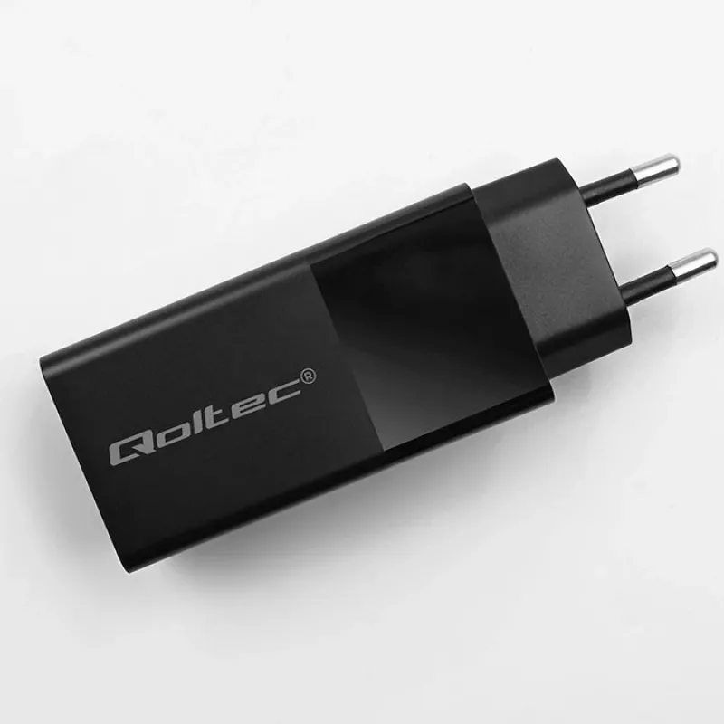 Qoltec 52382 Cargador GaN POWER PRO | 1xUSB Type C | 1xUSB A | 100W | 5-20V | 1.5-5A | PD | negro
