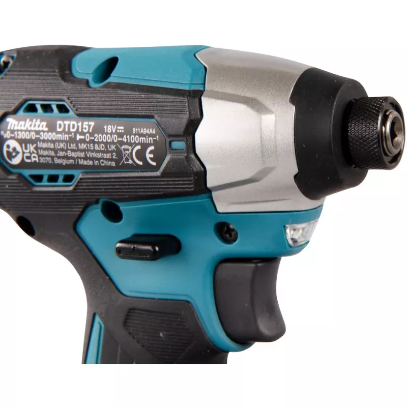 Llave de impacto Makita DTD157Z 1/4 3000 rpm 140 N⋅m negro, verde 18 V